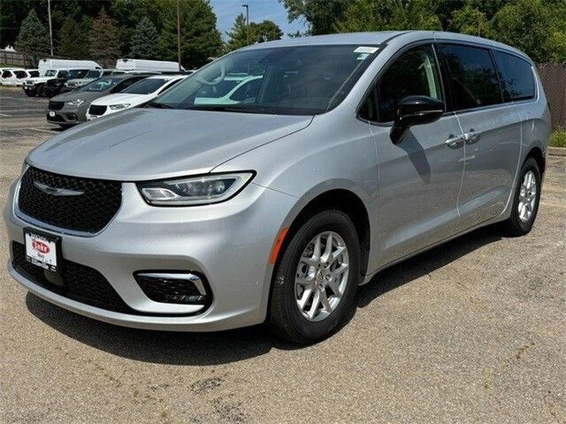 2024 Chrysler Pacifica Touring-L