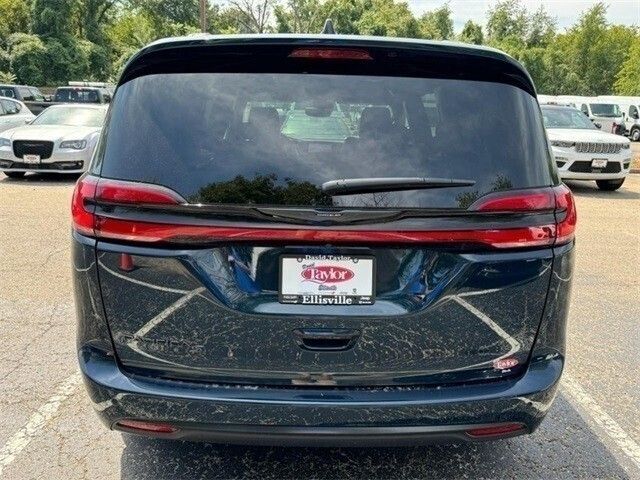 2024 Chrysler Pacifica Touring-L