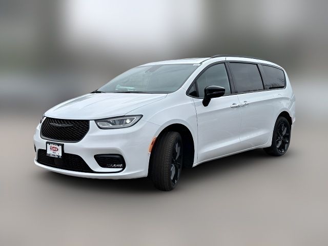 2024 Chrysler Pacifica Touring-L