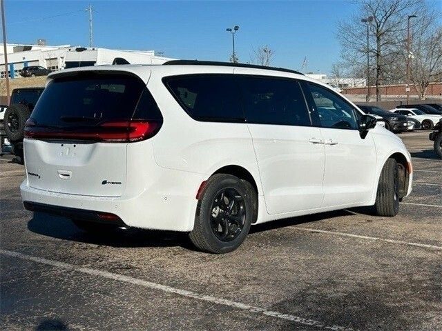 2024 Chrysler Pacifica Hybrid Premium S Appearance Pkg