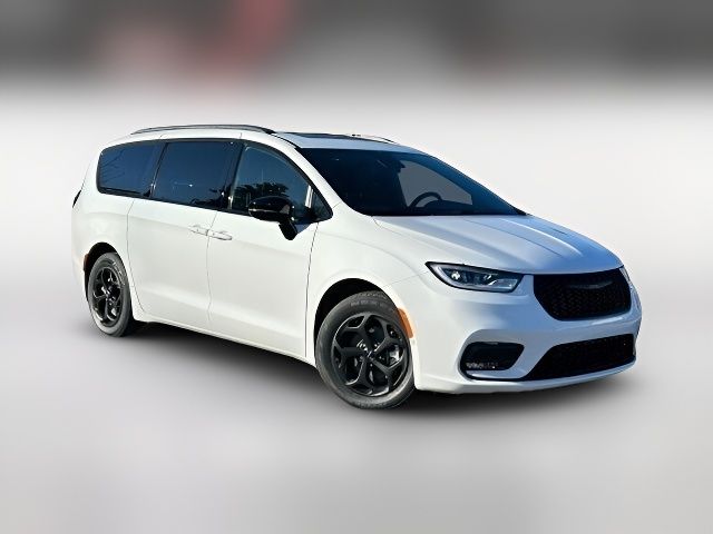 2024 Chrysler Pacifica Hybrid Premium S Appearance Pkg