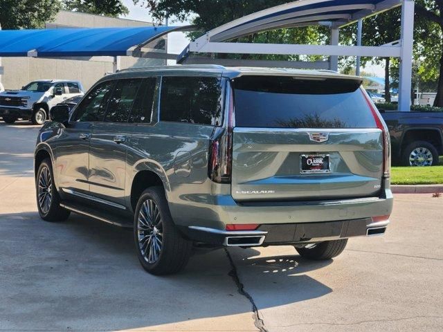 2024 Cadillac Escalade ESV 4WD Luxury