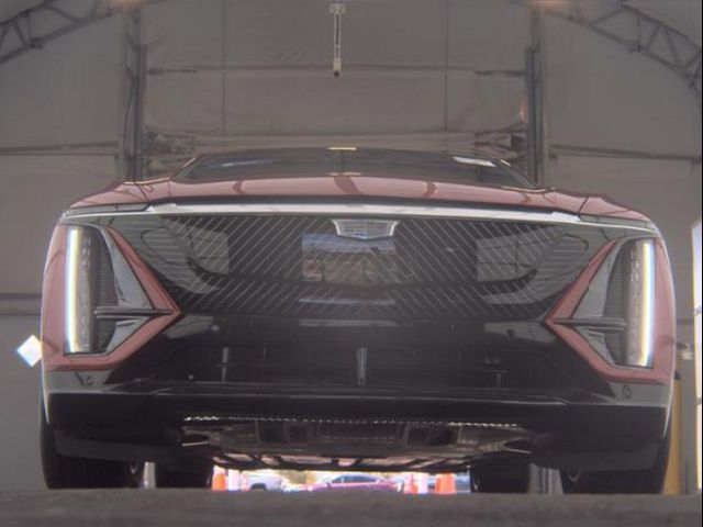 2024 Cadillac LYRIQ Sport