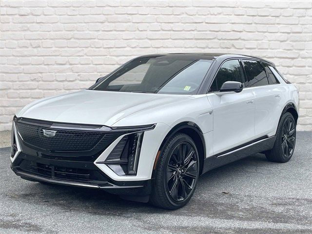 2024 Cadillac LYRIQ Sport