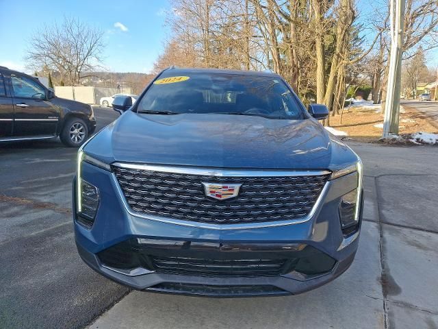 2024 Cadillac XT4 Premium Luxury