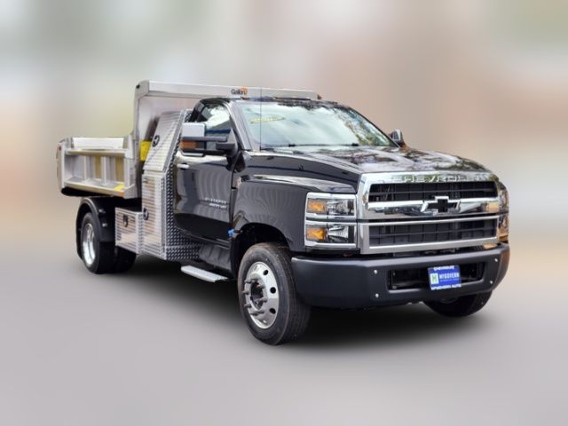 2024 Chevrolet Silverado MD LT