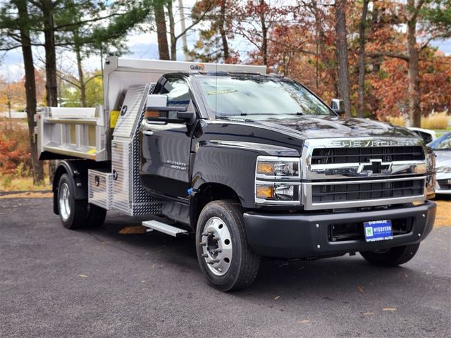 2024 Chevrolet Silverado MD LT