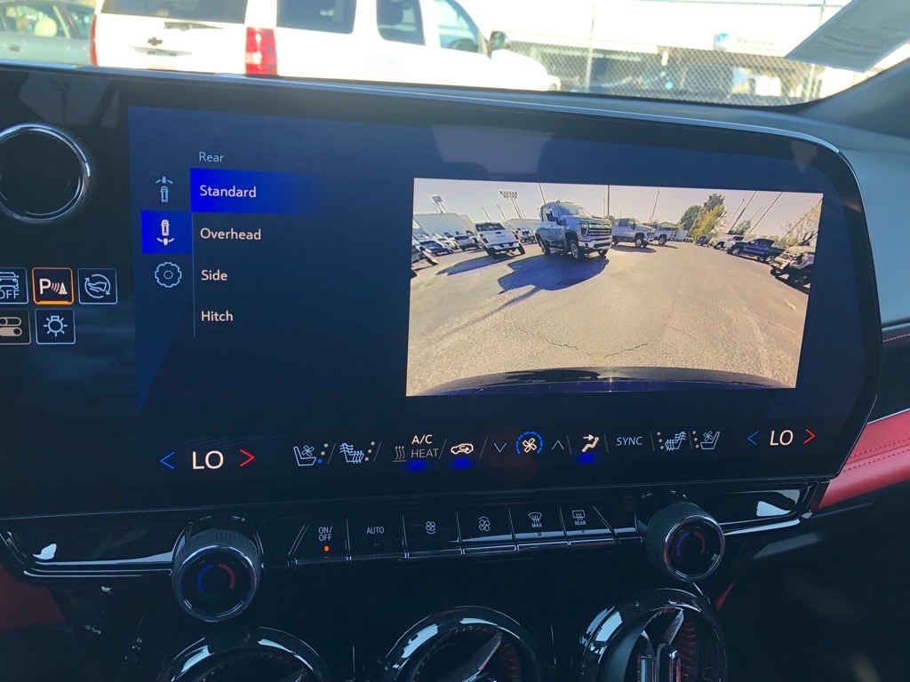 Vehicle image 11 of 16