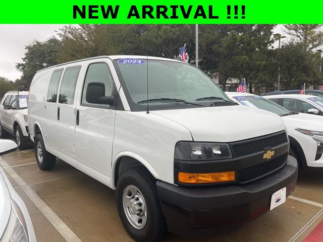 2024 Chevrolet Express Base