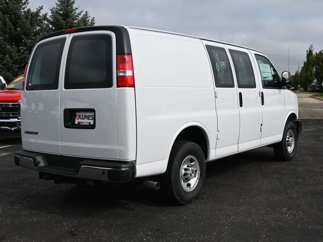 2024 Chevrolet Express Base