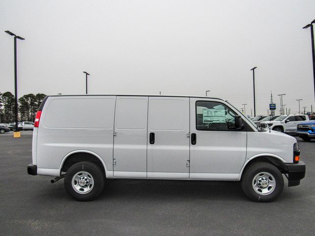 2024 Chevrolet Express Base