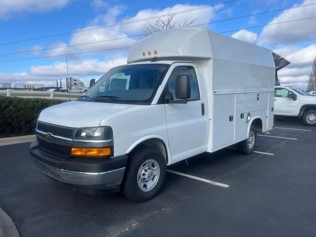 2024 Chevrolet Express Base