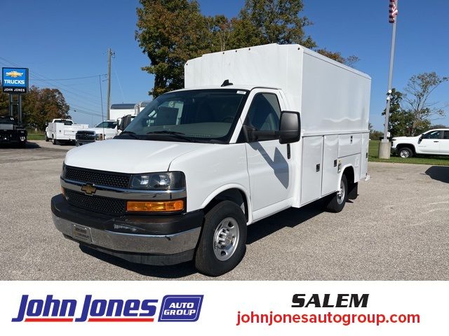 2024 Chevrolet Express Base