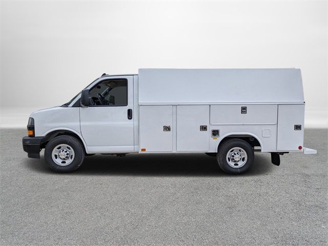 2024 Chevrolet Express Base