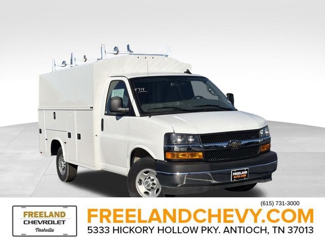 2024 Chevrolet Express Base