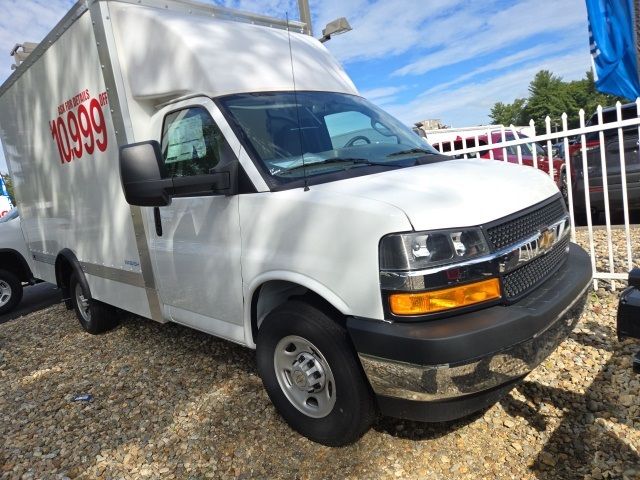 2024 Chevrolet Express Base
