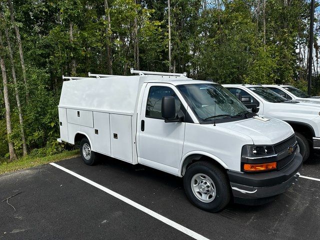 2024 Chevrolet Express Base