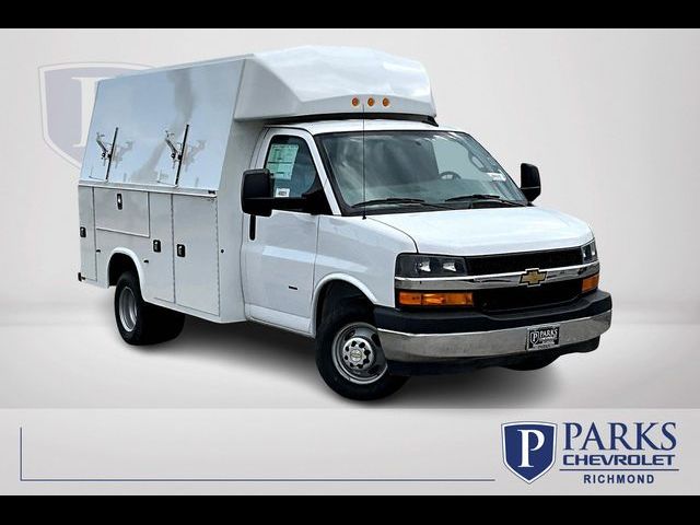 2024 Chevrolet Express Base
