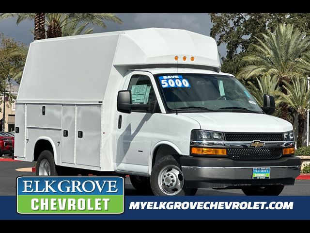 2024 Chevrolet Express Base