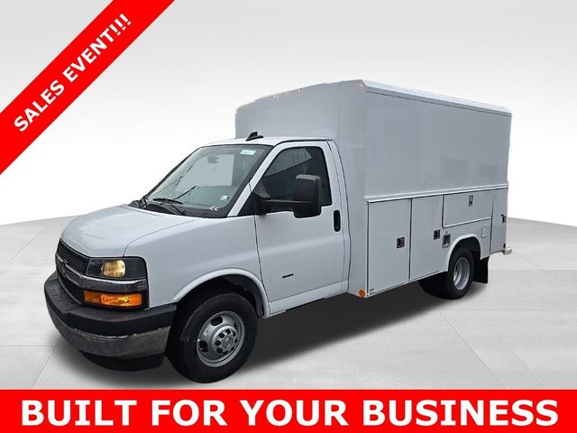 2024 Chevrolet Express Base