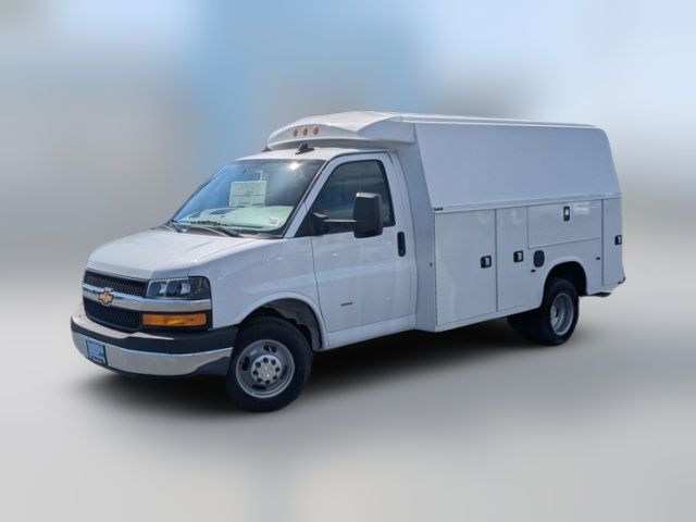 2024 Chevrolet Express Base