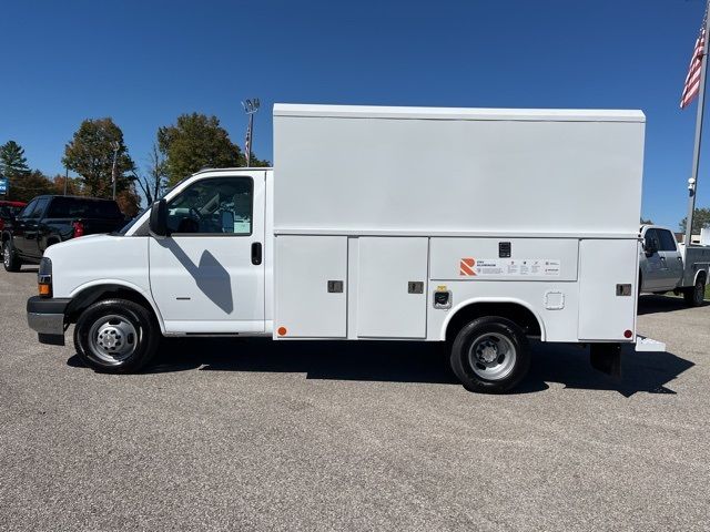 2024 Chevrolet Express Base