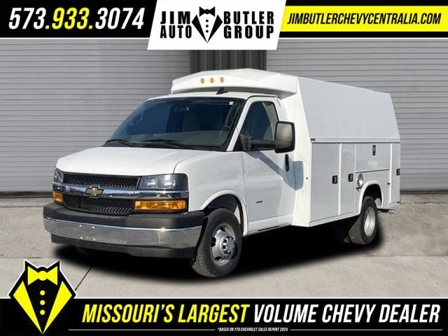 2024 Chevrolet Express Base