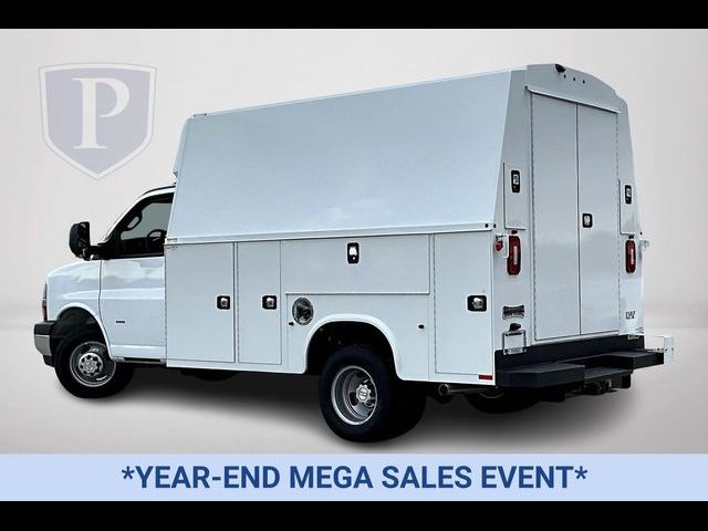 2024 Chevrolet Express Base