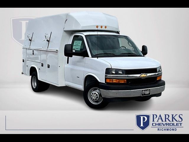 2024 Chevrolet Express Base