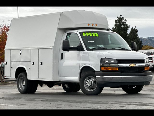 2024 Chevrolet Express Base