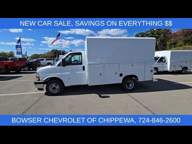 2024 Chevrolet Express Base