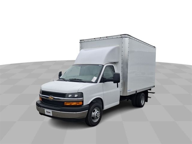 2024 Chevrolet Express Base