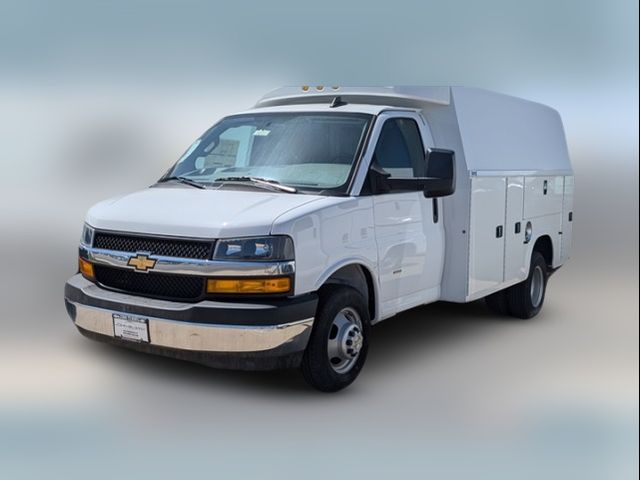 2024 Chevrolet Express Base