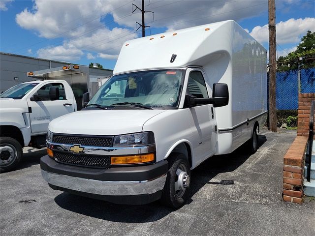 2024 Chevrolet Express Base