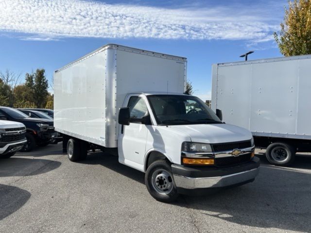 2024 Chevrolet Express Base