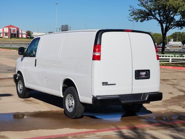 2024 Chevrolet Express Base