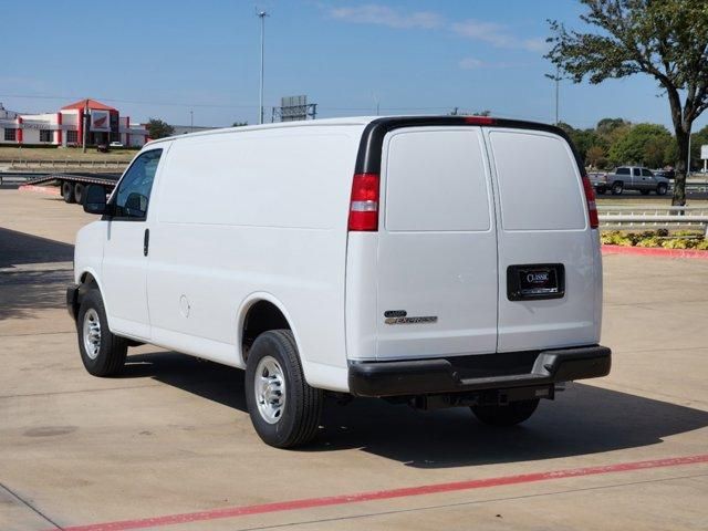 2024 Chevrolet Express Base