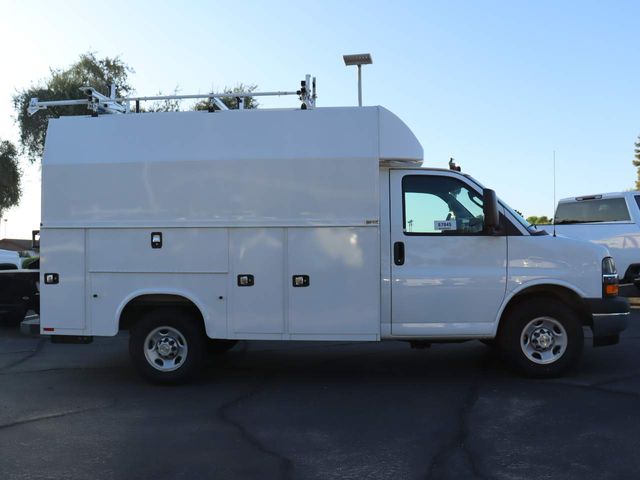 2024 Chevrolet Express Base