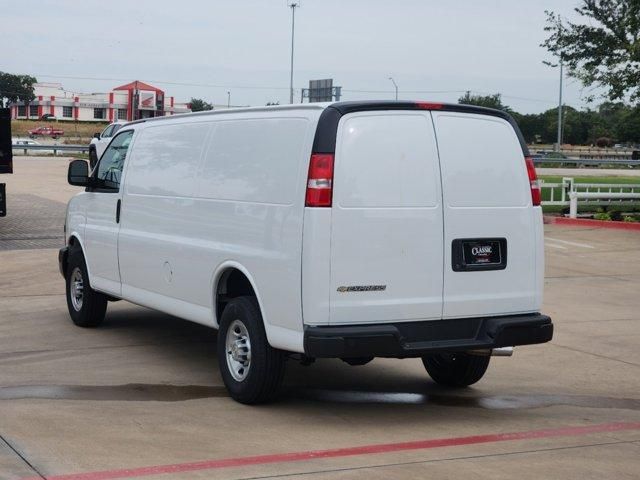 2024 Chevrolet Express Base