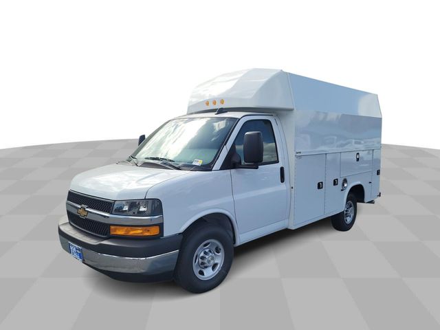 2024 Chevrolet Express Base