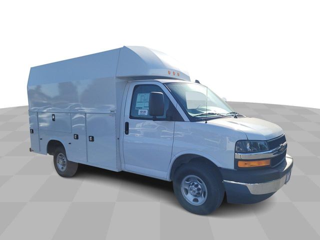 2024 Chevrolet Express Base