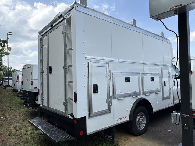 2024 Chevrolet Express Base