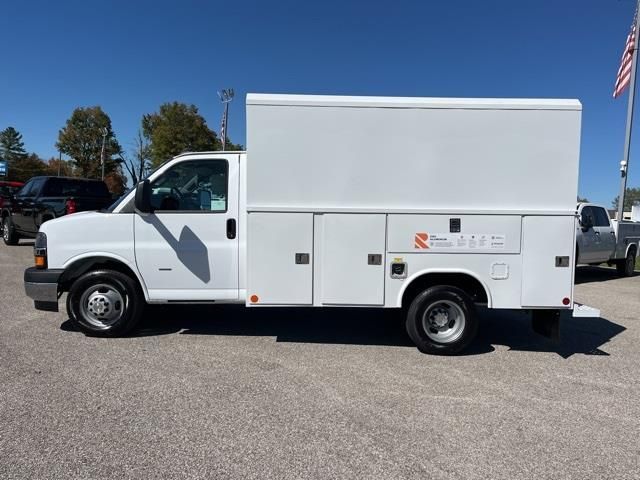 2024 Chevrolet Express Base