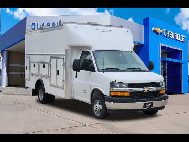 2024 Chevrolet Express Base