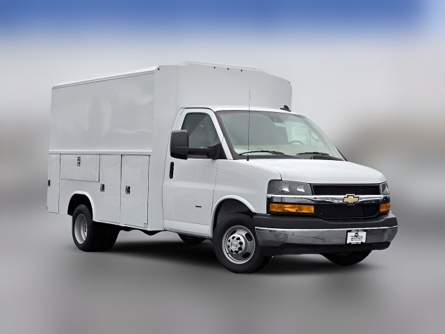 2024 Chevrolet Express Base