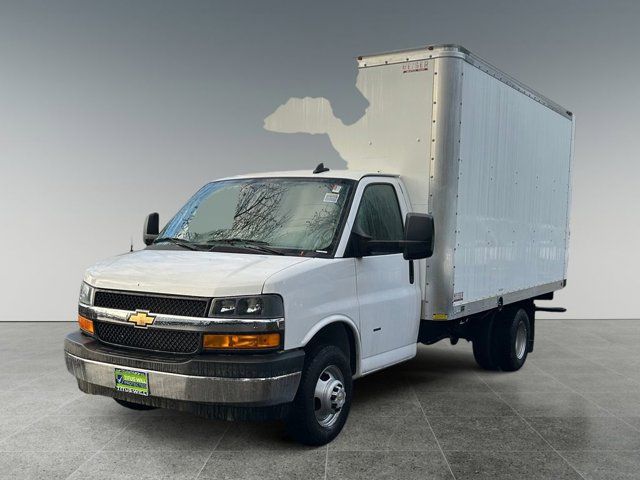 2024 Chevrolet Express Base