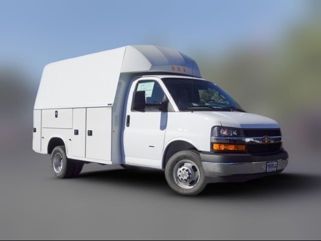 2024 Chevrolet Express Base