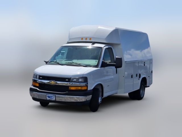 2024 Chevrolet Express Base