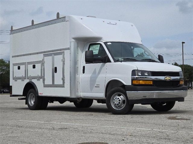 2024 Chevrolet Express Base