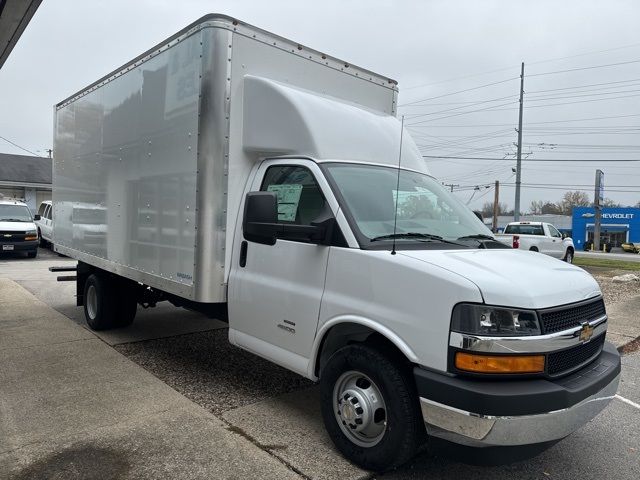 2024 Chevrolet Express Base